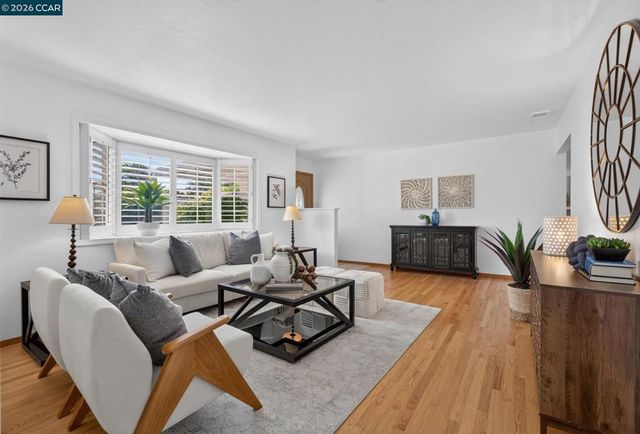 827 Wilmore Ave, Concord, CA 94518