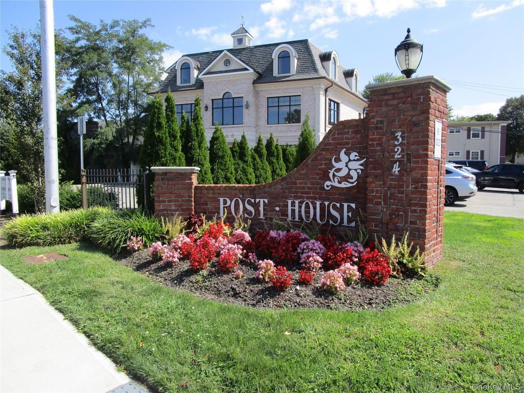324 Post Avenue 11-I, Westbury, NY 11590 — exterior