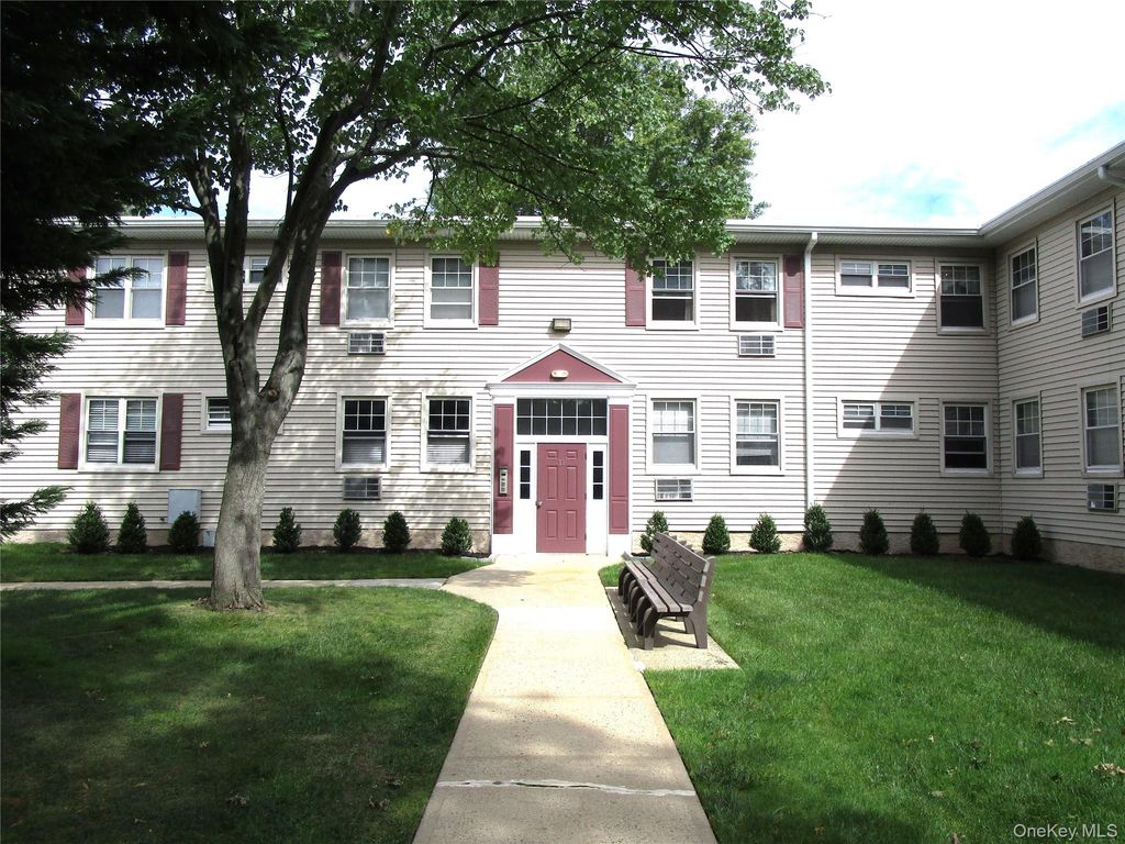 324 Post Avenue 11-I, Westbury, NY 11590 — photo 4