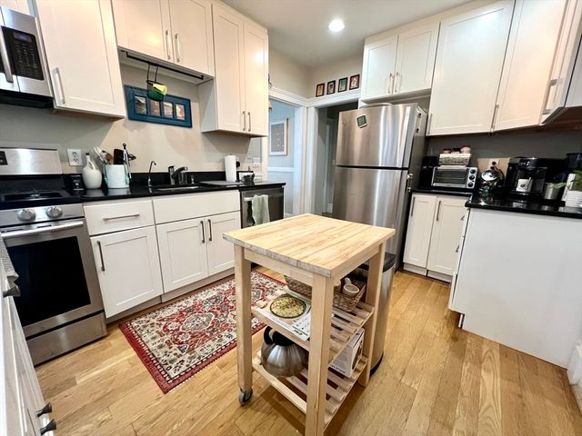 29 Wood Street 1, Cambridge, MA 02140