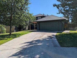 2250 NW Jackpine Court, Redmond, OR 97756