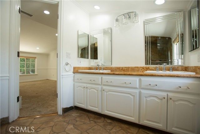 24512 Pat Place, Woodland Hills (los Angeles), CA 91367