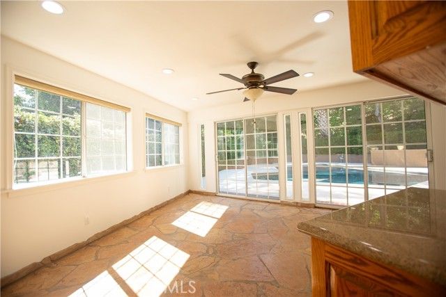 24512 Pat Place, Woodland Hills (los Angeles), CA 91367