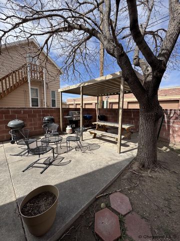 306 E 18th St Apt 15, Cheyenne, WY 82001