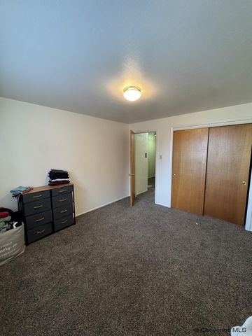 306 E 18th St Apt 15, Cheyenne, WY 82001