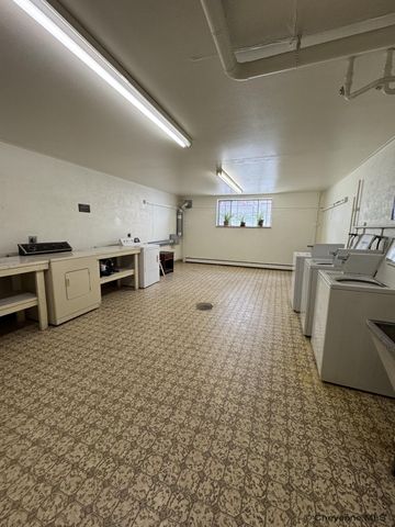 306 E 18th St Apt 15, Cheyenne, WY 82001