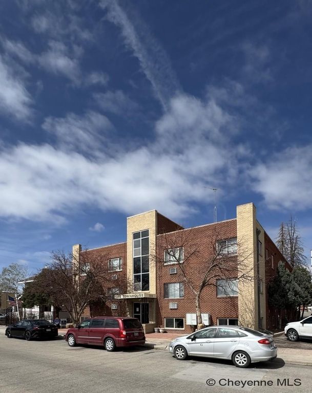 306 E 18th St Apt 15, Cheyenne, WY 82001