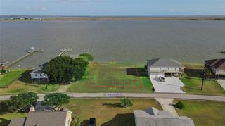 1664 W Bayshore Drive, Palacios, TX 77465