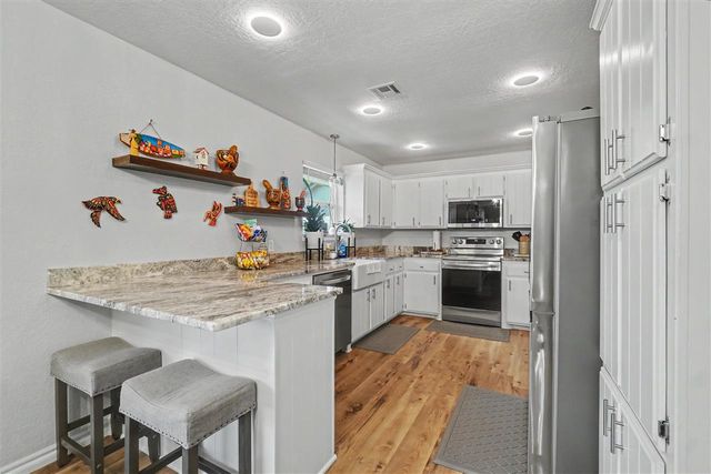 3817 SE Camelot Dr, Lawton, OK 73501