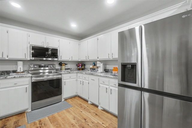 3817 SE Camelot Dr, Lawton, OK 73501
