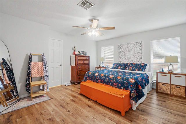 3817 SE Camelot Dr, Lawton, OK 73501