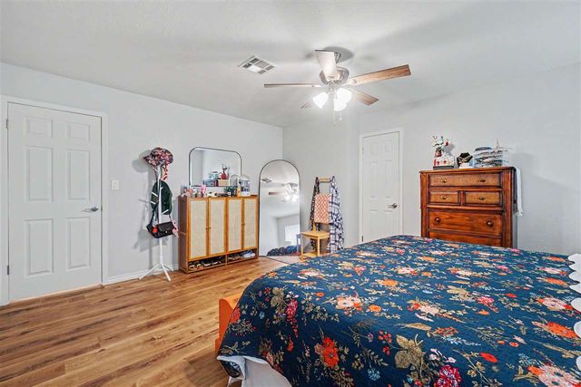 3817 SE Camelot Dr, Lawton, OK 73501