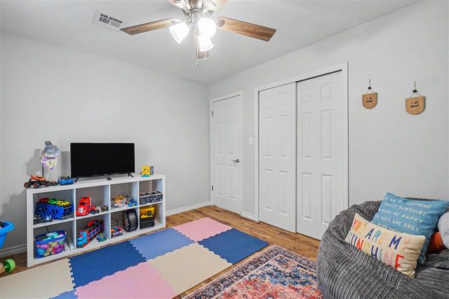 3817 SE Camelot Dr, Lawton, OK 73501