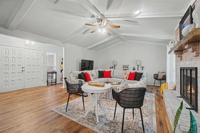 3817 SE Camelot Dr, Lawton, OK 73501