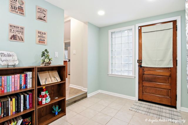 8915 Pine Avenue, Wonder Lake, IL 60097