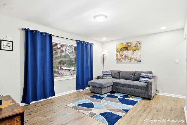 8915 Pine Avenue, Wonder Lake, IL 60097