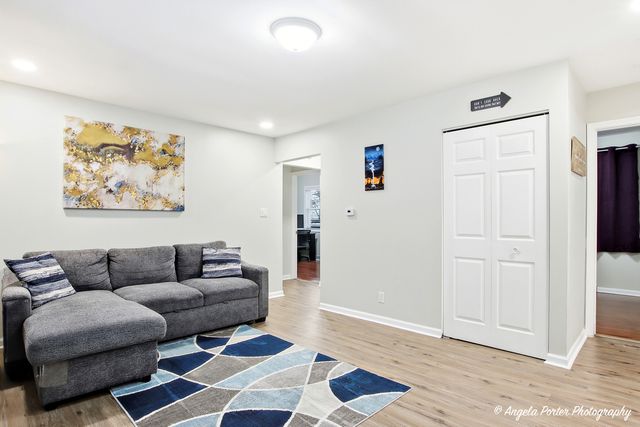 8915 Pine Avenue, Wonder Lake, IL 60097