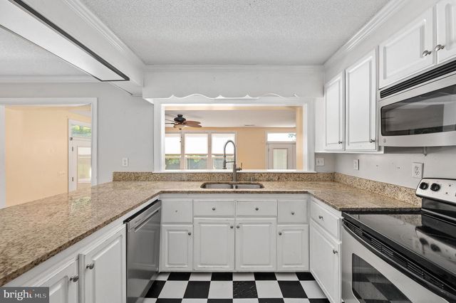 18002 ROSIERS CREEK LN, King George, VA 22485