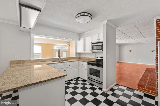18002 ROSIERS CREEK LN, King George, VA 22485