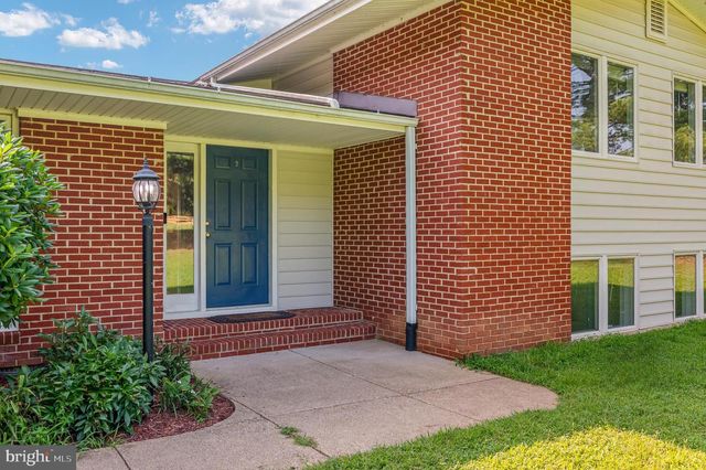 18002 ROSIERS CREEK LN, King George, VA 22485