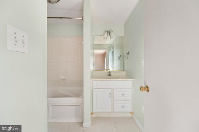 18002 ROSIERS CREEK LN, King George, VA 22485
