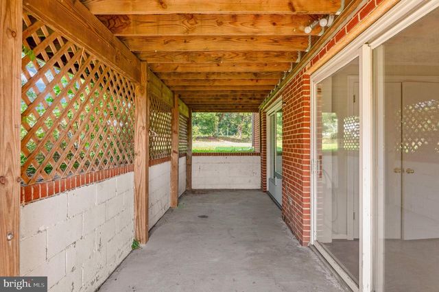 18002 ROSIERS CREEK LN, King George, VA 22485