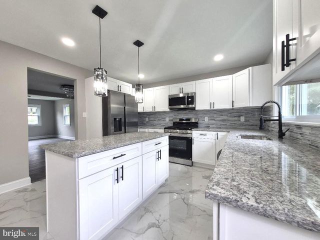 116 W PARK AVE, Lindenwold, NJ 08021