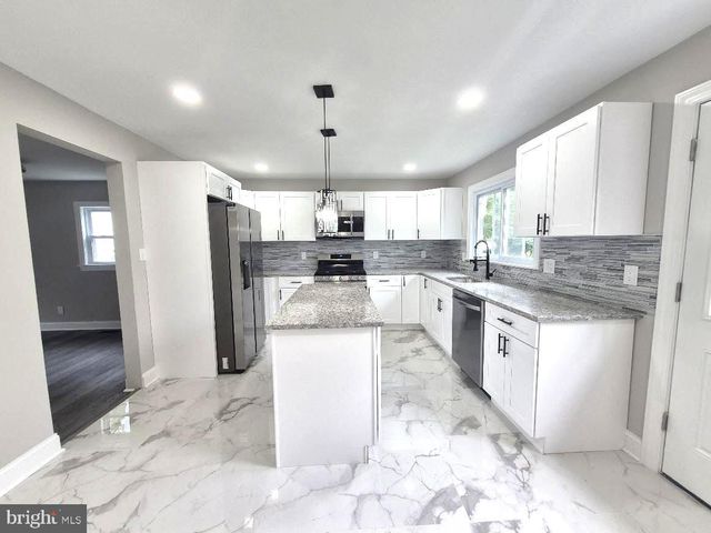 116 W PARK AVE, Lindenwold, NJ 08021