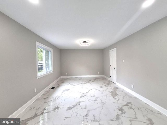 116 W PARK AVE, Lindenwold, NJ 08021