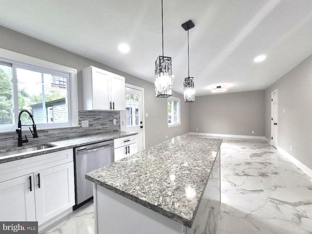 116 W PARK AVE, Lindenwold, NJ 08021