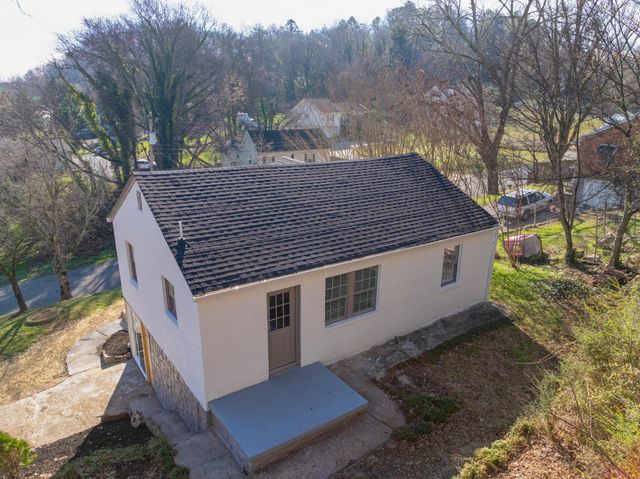 109 Hogan Road, Rossville, GA 30741