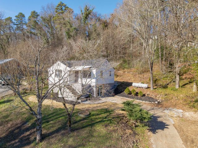 109 Hogan Road, Rossville, GA 30741