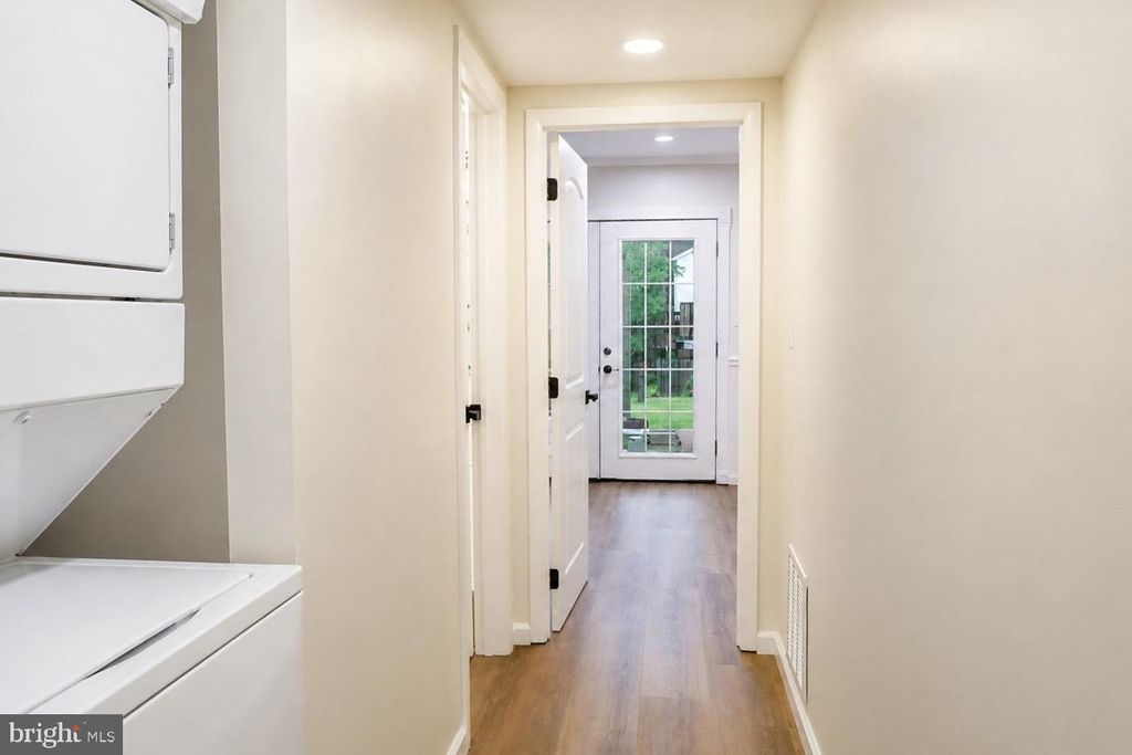 Image 17 of property listing at 15734 MILLBROOK LN #80, Laurel, MD 20707