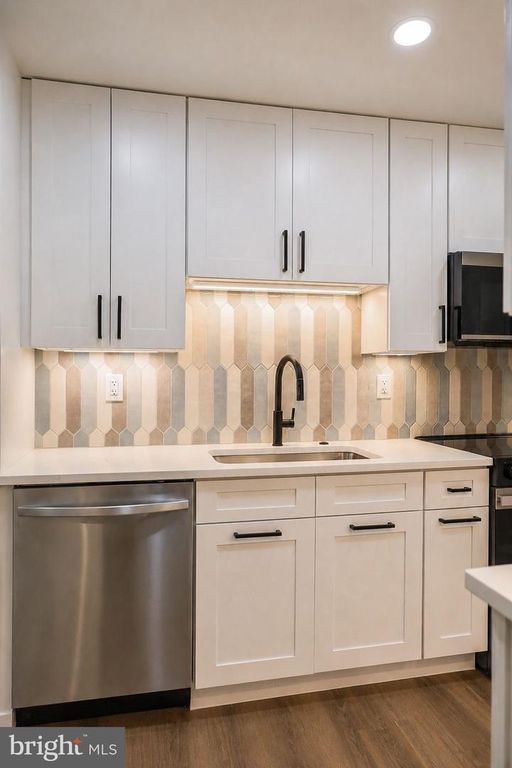 Image 4 of property listing at 15734 MILLBROOK LN #80, Laurel, MD 20707