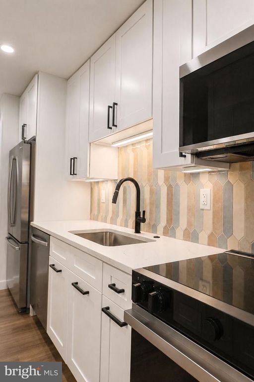Image 5 of property listing at 15734 MILLBROOK LN #80, Laurel, MD 20707