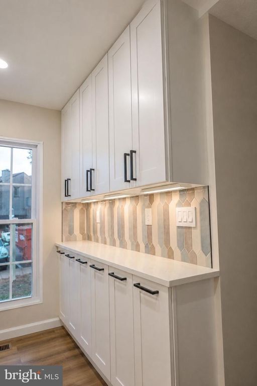 Image 6 of property listing at 15734 MILLBROOK LN #80, Laurel, MD 20707