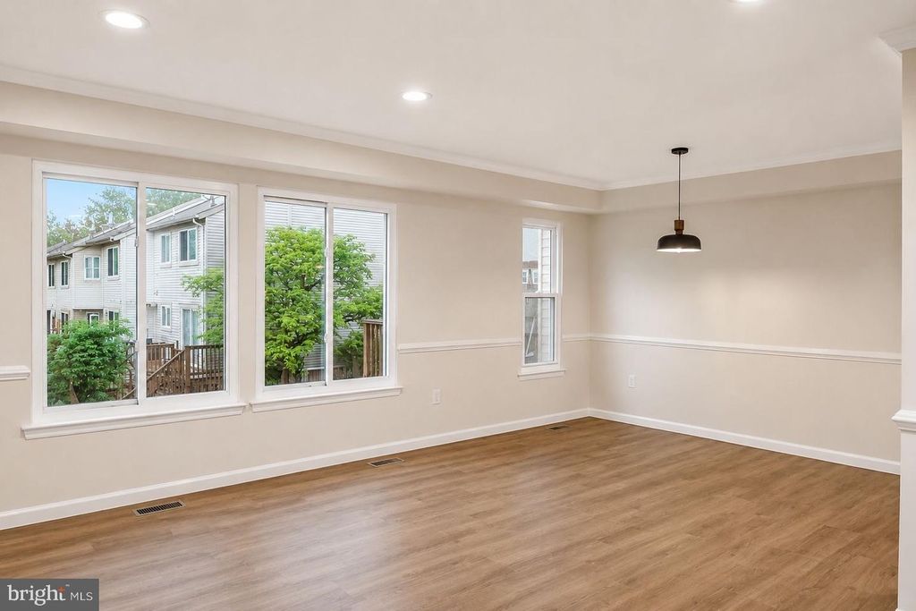 Image 7 of property listing at 15734 MILLBROOK LN #80, Laurel, MD 20707