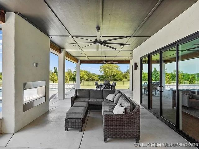 15419 S 27th East Avenue, Bixby, OK 74008