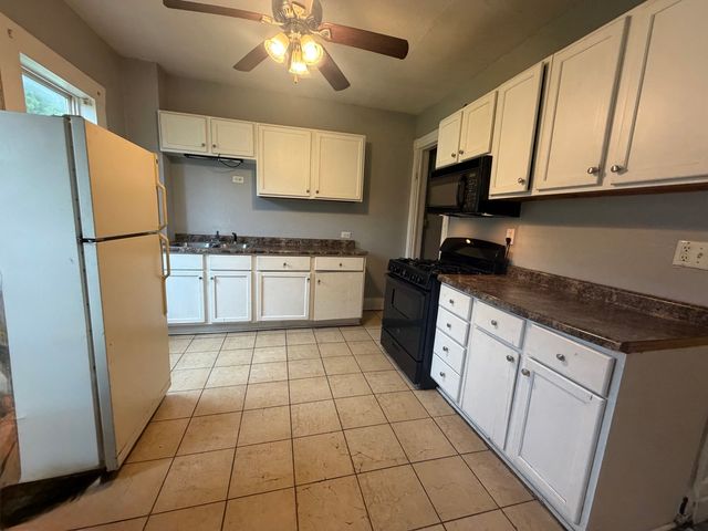 1823 W 6th Street, Davenport, IA 52802
