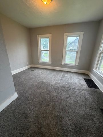 1823 W 6th Street, Davenport, IA 52802