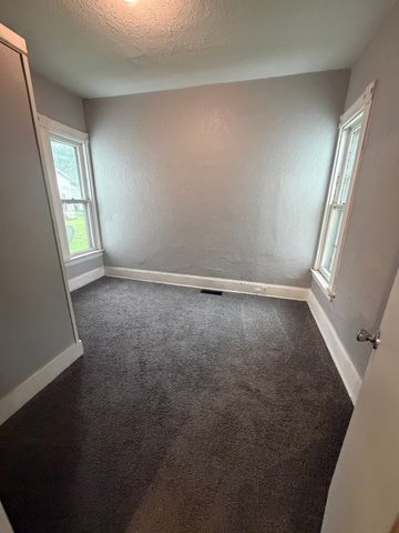 1823 W 6th Street, Davenport, IA 52802