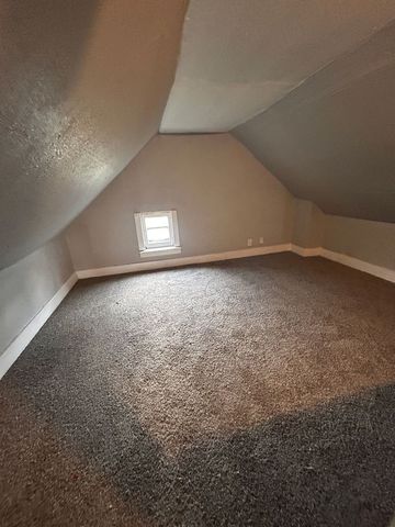 1823 W 6th Street, Davenport, IA 52802