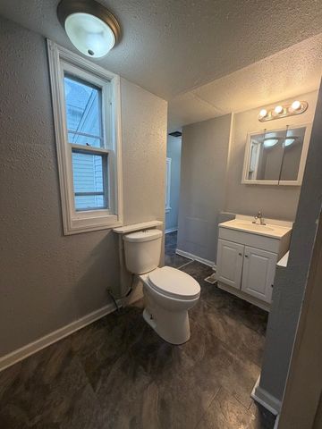 1823 W 6th Street, Davenport, IA 52802