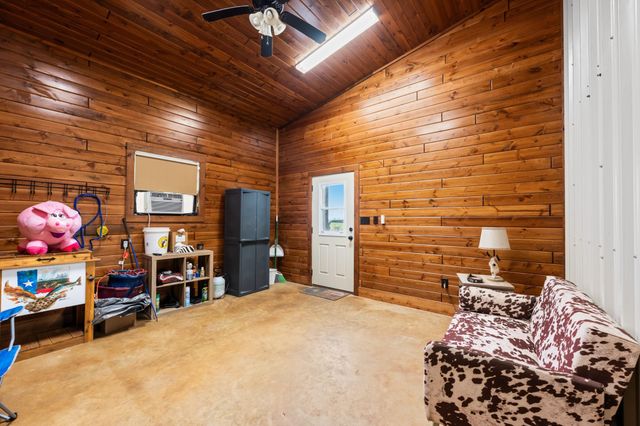 2224 County Road 660b, Danbury, TX 77534