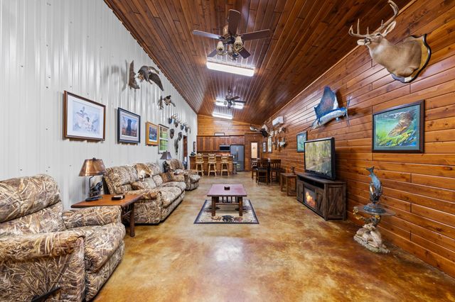 2224 County Road 660b, Danbury, TX 77534