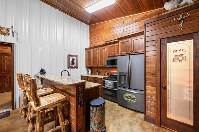 2224 County Road 660b, Danbury, TX 77534