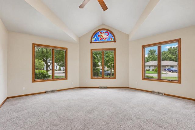 432 Jennifer AVENUE, Burlington, WI 53105