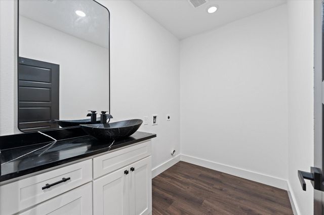 25301 Killarney Street, Hempstead, TX 77445