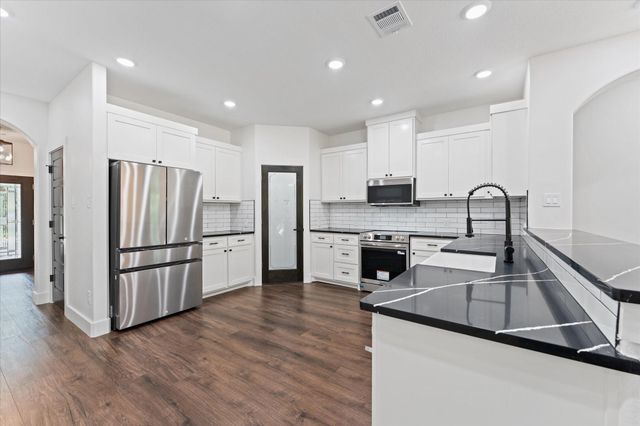 25301 Killarney Street, Hempstead, TX 77445
