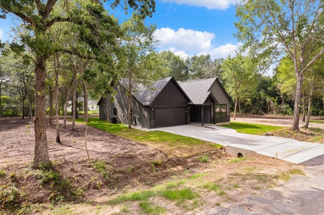25301 Killarney Street, Hempstead, TX 77445